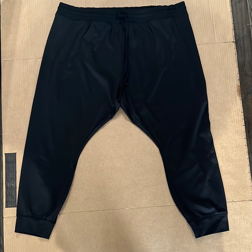 Simply Vera Vera Wang Black Sweatpants with Tapered Leg